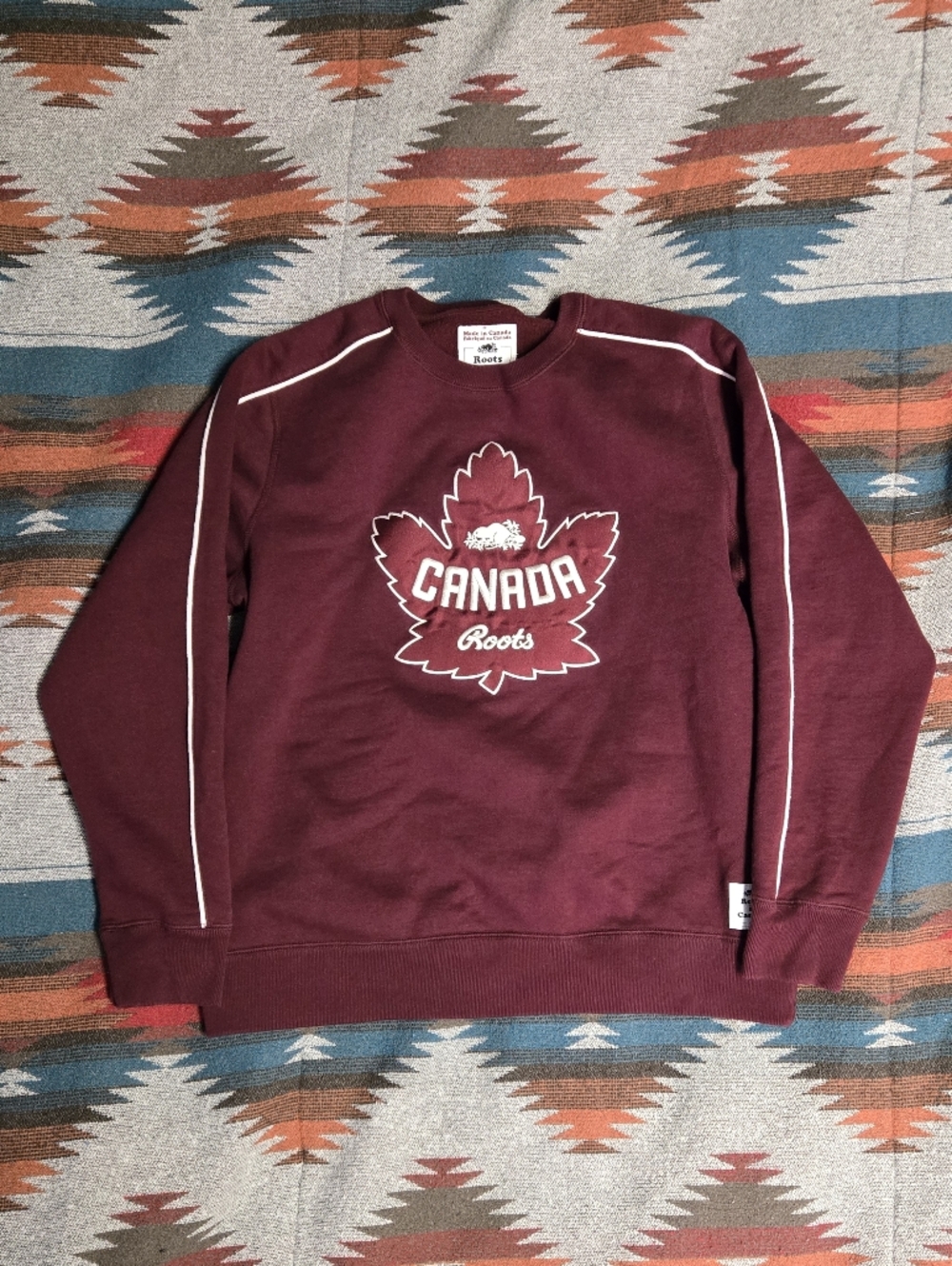 Roots Canada Burgundy Maple Leaf Crewneck Sweatshirt Size Small Oversized